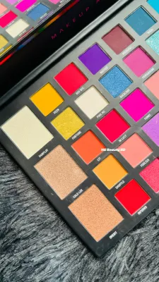 MAYBELUCKY Carnival XL Pro Eyeshadow Palette