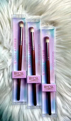 SINGLE EYE SHADOW BLENDING BRUSH