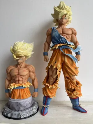 Super Saiyan Goku Statue 