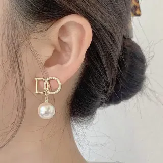 D Letter Pearl Stud Earrings 