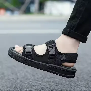STUDENTS WEAR BEACH SLIPPERS