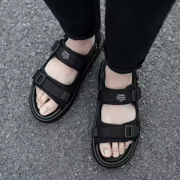 STUDENTS WEAR BEACH SLIPPERS