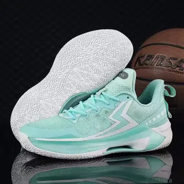 SOFT STRIDE SNEAKERS