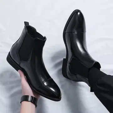 CLASSIC LEATHER CHELSEA BOOTS