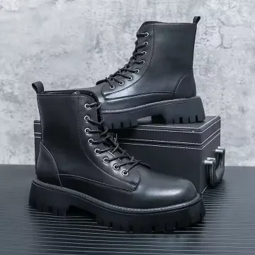COMFORTABLE LACE UP BOOTS