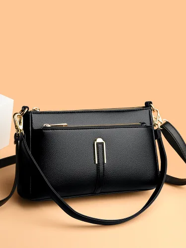 Capacious one-shoulder bag HB46366