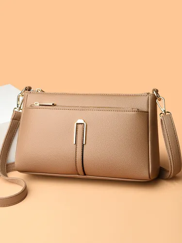 Capacious one-shoulder bag HB46366