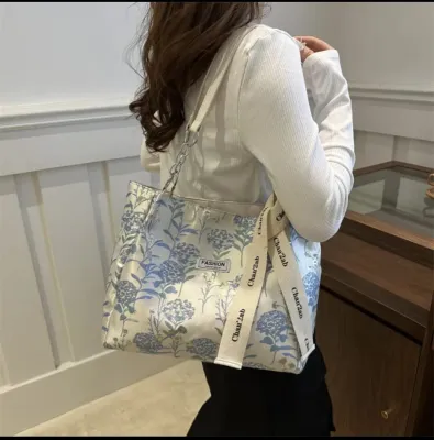 Large Capacity Casual Flower Embroidered Canvas Shoulder Bag