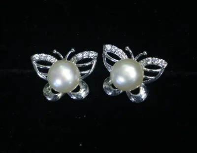 Trendy Pearl Earrings