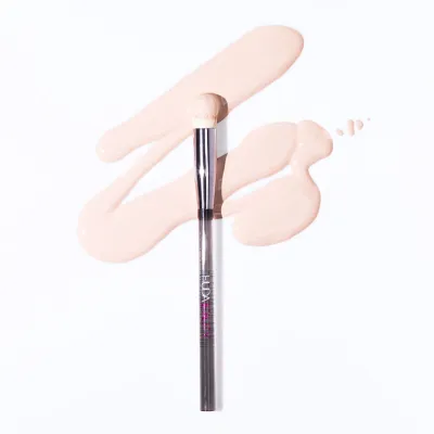 Huda Beauty Conceal and Blend Brush