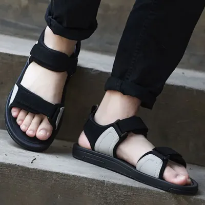 IAROTA Black Slippers