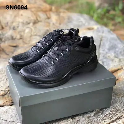 Men Breathable Resistant Versatile Sports Sneakers