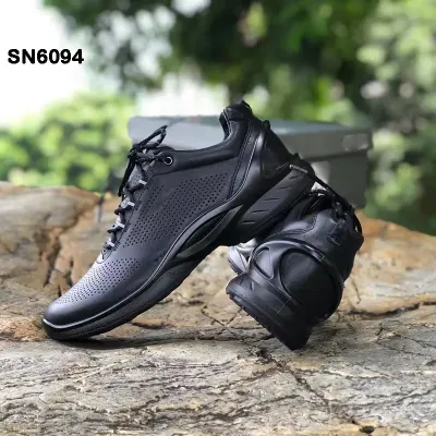 Men Breathable Resistant Versatile Sports Sneakers