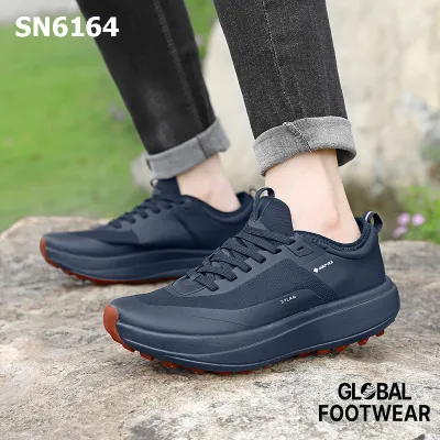 Non-slip sports shoes trend footwear suitable for hiking