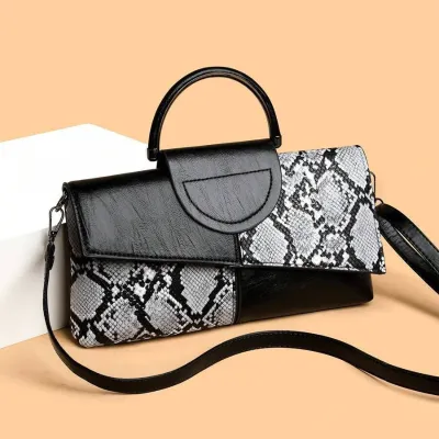 Grained Retro Leather Clutch