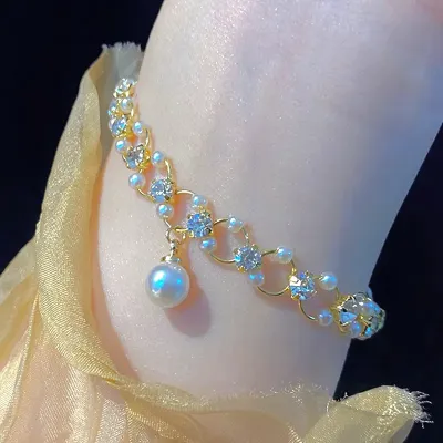 Geometric Crystal Pearl Bracelet 