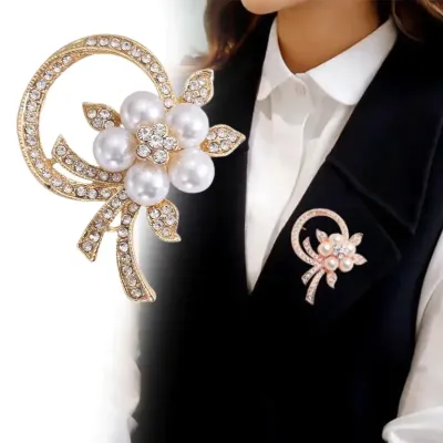 Four Leaf Pearl Rhinestone Flower Hijab Brooch 