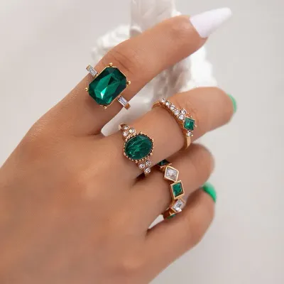 4Pcs Rhinestone Geometric Green Finger Ring Set 