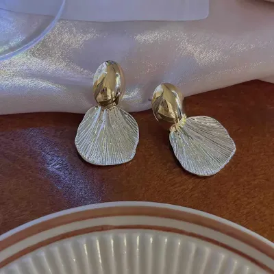 Metal Shell Stone Dangle Earrings