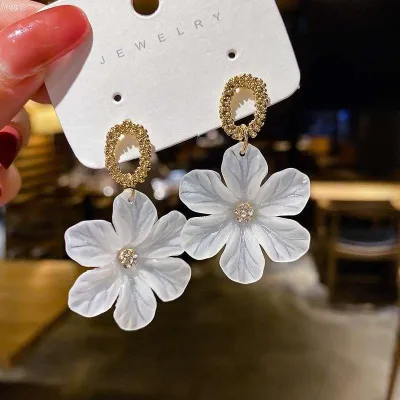 White Flower Transparent Floral Earrings 
