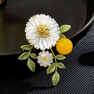 Daisy Flower Pearl Hijab Brooch / Hijab Pin 