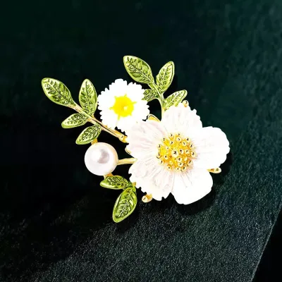 Daisy Flower Pearl Hijab Brooch / Pin