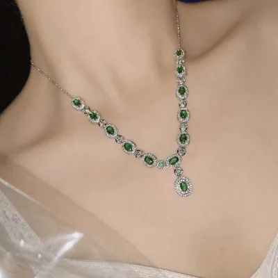 5 Pcs Luxurious Diamond Cut Green Stone Necklace Set 