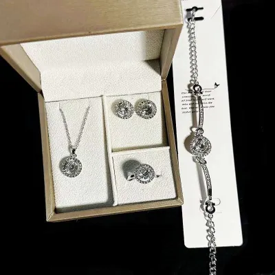 4 Pcs Diamond Cut Silver Jewellery Set with Bracelet