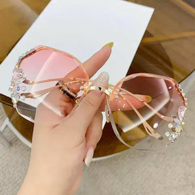Rimless Retro Classic Designer Sunglass For Women