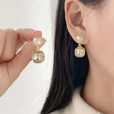 Silver Needle Square Diamond Cut Earrings 