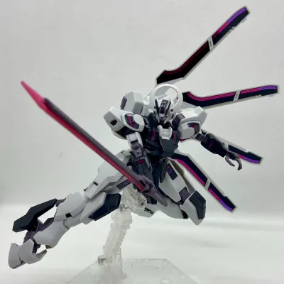 HG 1/144 Schwarzette Gundam 