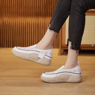 FLORAL FOOTPRINTS WOMEN’S CASUAL SHOE