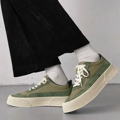 TRENDY SNEAKERS WITH A COMFORTABLE CANVAS AND SUEDE UPPER