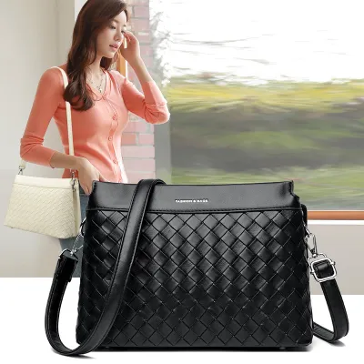 Attractive Shoulder Bags For Women  HB46118