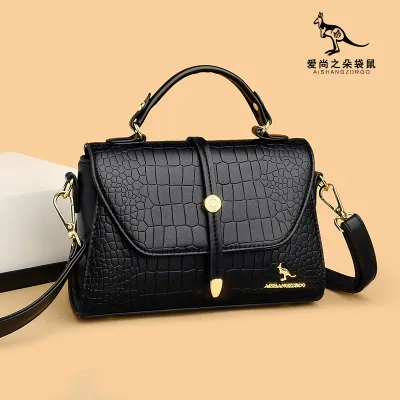 Fashionable crossbody bag HB46160