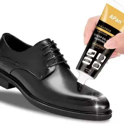 POLISH BLACK LEATHER SHEEP OIL