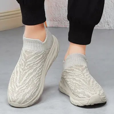 COMFORTABLE LIGHTWEIGHT CASUAL SNEAKERS 