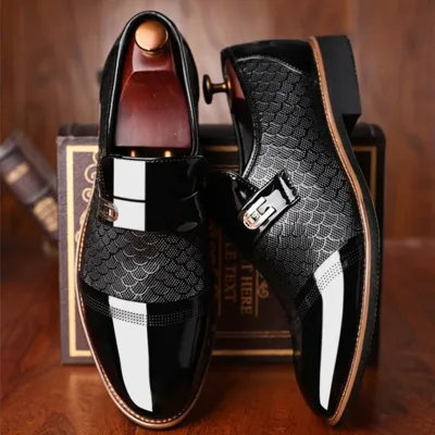 MEN'S EMBOSSED LEATHER SHOES