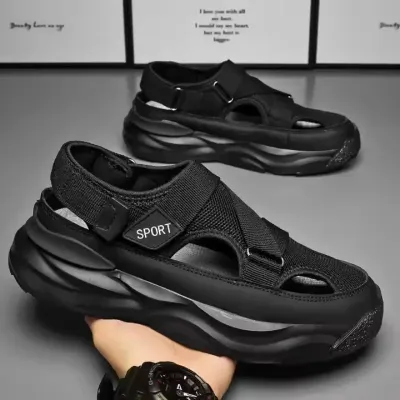 BREATHABLE SPORTS SHOES