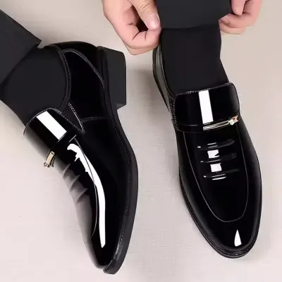MEN'S LIGHTWEIGHT PATENT LEATHER SHOES