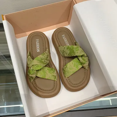 Thick-soled Beach Slippers