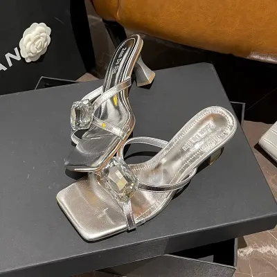 WOMEN'S NEW FASHIONABLE HIGH HEELS