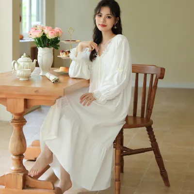 LONG-SLEEVED NIGHTDRESS