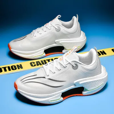 LIGHTWEIGHT SPORTS SHOES