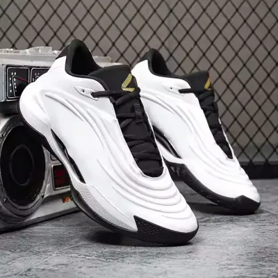 HIGH-TOP BASKETBALL SNEAKERS