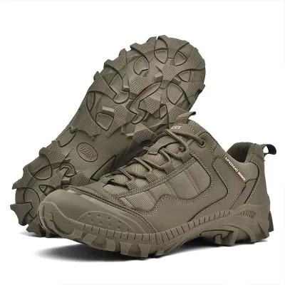 BREATHABLE HIKING BOOTS 