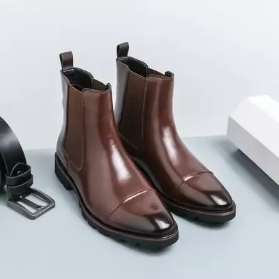 CLASSIC LEATHER BOOTS