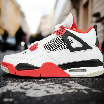 NIKE JORDAN 4 RETRO