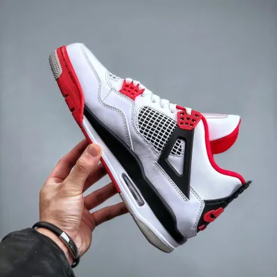 NIKE JORDAN 4 RETRO