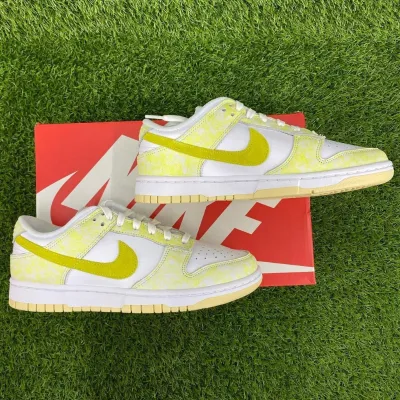NIKE DUNK LOW OG YELLOW STRIKE